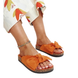Orangefarbene Flip-Flops mit Korksohle von Aamu