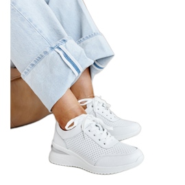 Weiße Sportschuhe aus Leder