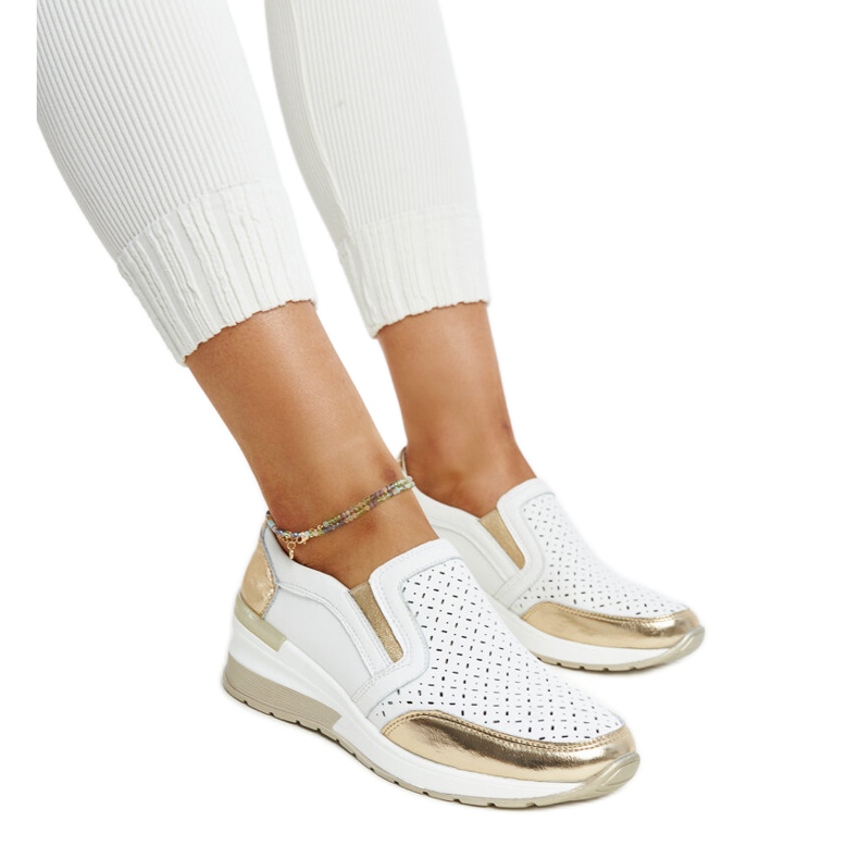 Weiß-goldene, durchbrochene Vernon-Keilsneaker