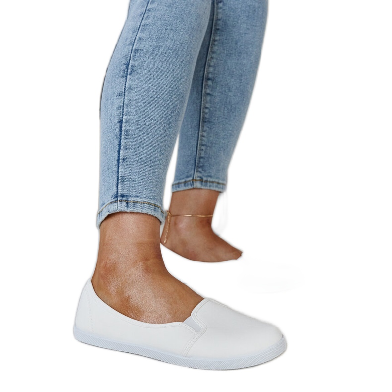 Weiße Slip-On-Sneaker aus Wordana-Öko-Leder