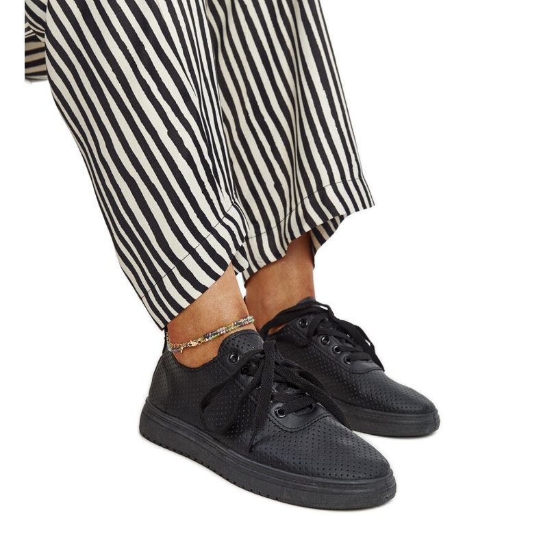 Schwarze Lederschnürschuhe