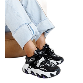 Schwarze Sneaker mit dicker Melsen-Sohle