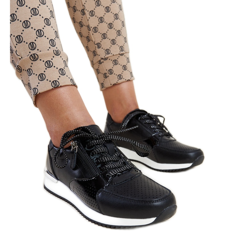 Schwarze Ledersneaker mit Metalleinsatz Rida