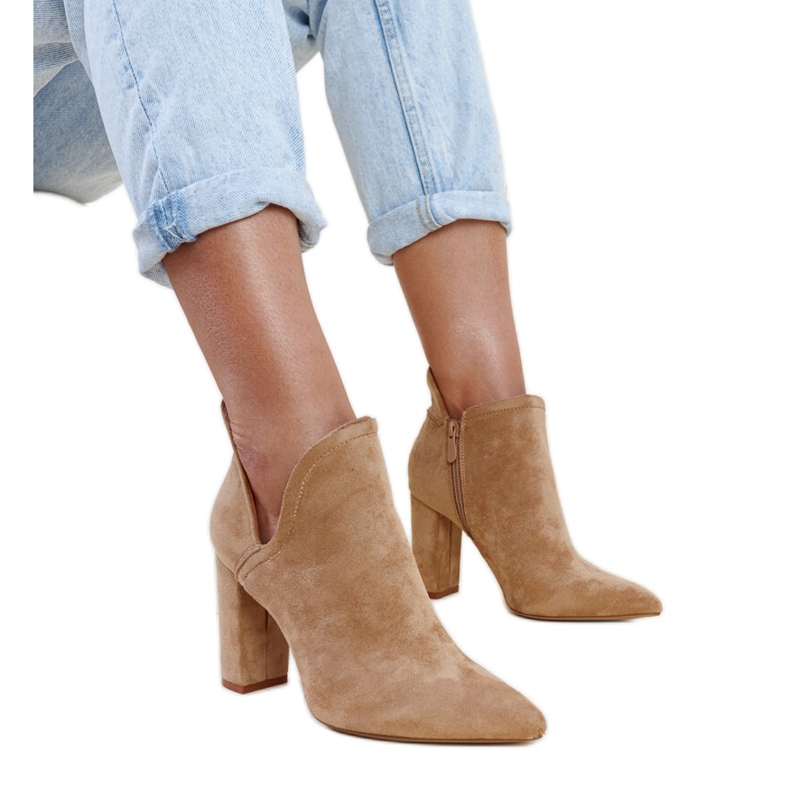 Dunkelbeige asymmetrische Stiefeletten mit hohem Absatz von Taylan
