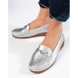 Silberne Damenmokassins