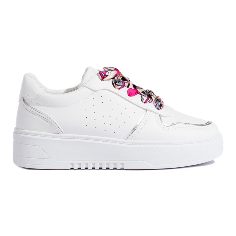 Weiße Damen-Sneaker mit Band gebunden