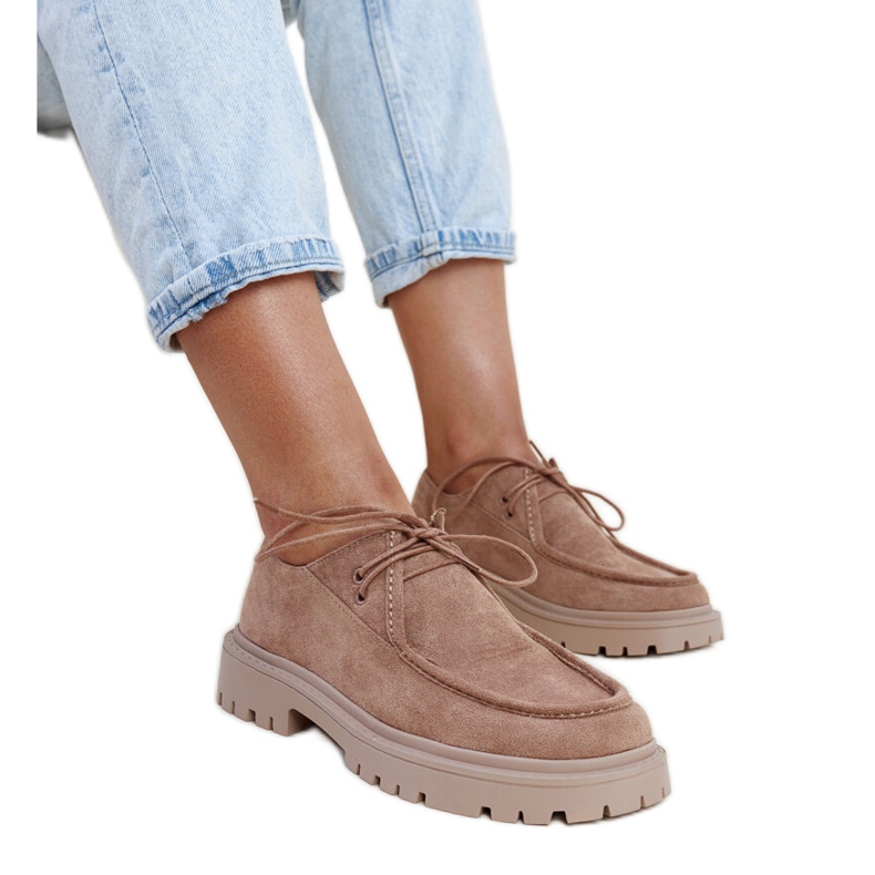 Klassische Keiko-Schuhe aus dunkelbeigem Wildleder