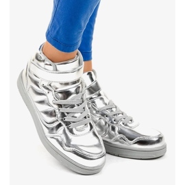 Rosafarbene Damensandalen mit niedrigem Absatz und Knöchelverschluss