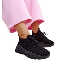 Schwarze Sneaker mit massiver Kassi-Sohle