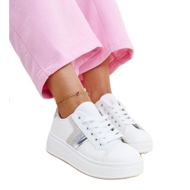 Weiße Basmalia-Sneaker