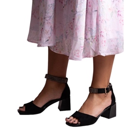 Athir-Sandalen mit Lackabsatz schwarz