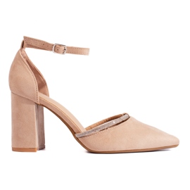 Beige Wildlederpumps mit hohen Absätzen