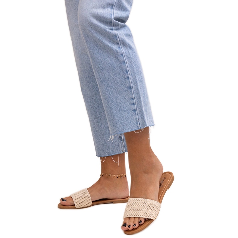 Hellbeige bestickte Marika-Hausschuhe