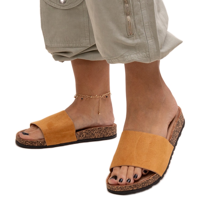 Klassische Flip-Flops mit Matilte-Korksohle braun