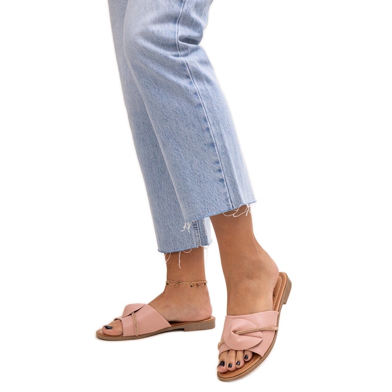 Hüte, verziert mit einem Riemen mit Amari-Zirkonen rosa