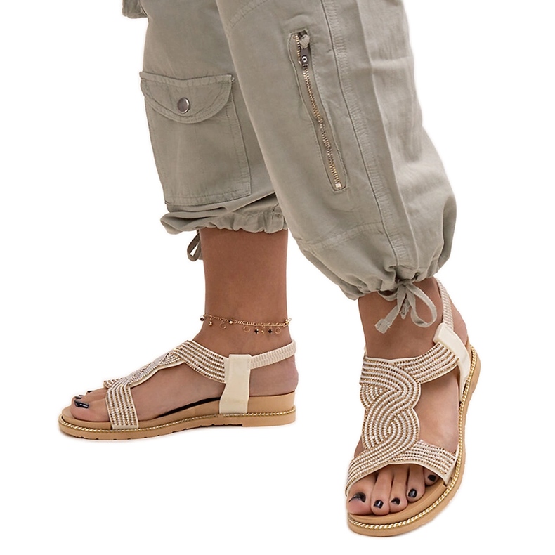 Hellbeige Sandalen, verziert mit Gairsa-Zirkonen