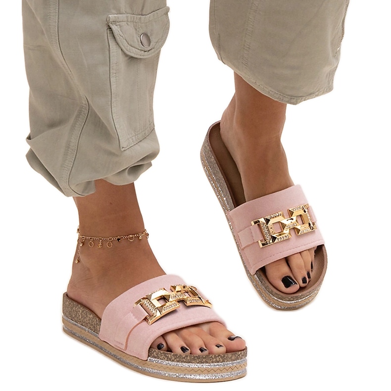 Rosa Flip-Flops mit glänzender Schnalle von Niamh