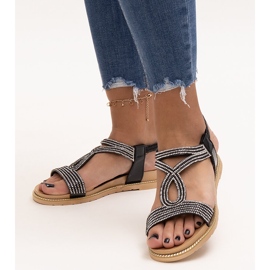 Schwarze Sandalen, verziert mit Detila-Zirkonen