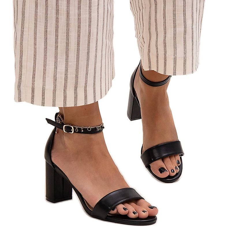 Schwarze Atifa-Sandalen mit hohem Absatz