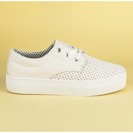 Kylie Durchbrochene Turnschuhe auf der Plattform weiß