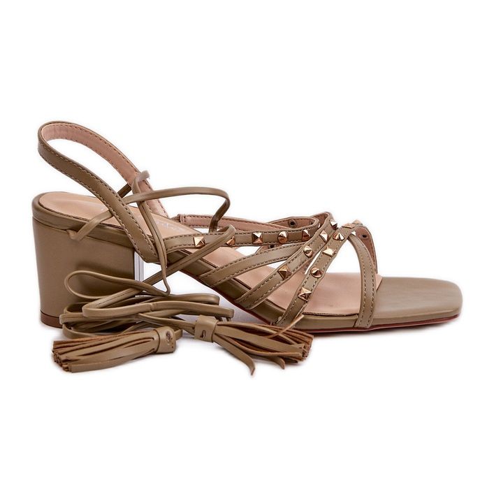 Mit Nieten verzierte, gebundene Sandalen mit niedrigem Absatz, grün, Chrisele