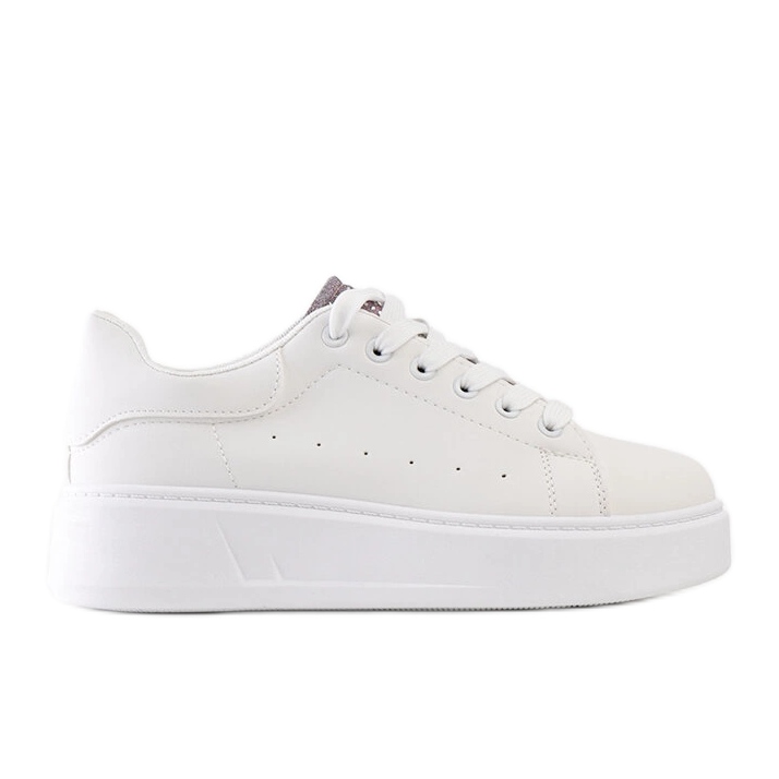 Weiße Sneaker mit auffälliger Asmait-Verzierung