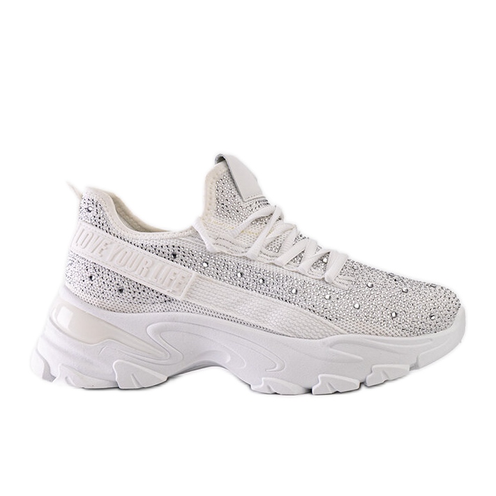 Weiße, glänzende Sneaker mit massiver Senai-Sohle