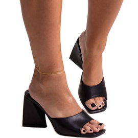 Schwarze Mirella-Flip-Flops mit hohen Absätzen