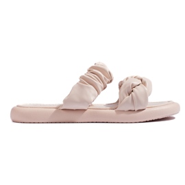 Stilvolle beige flache Damen-Flip-Flops