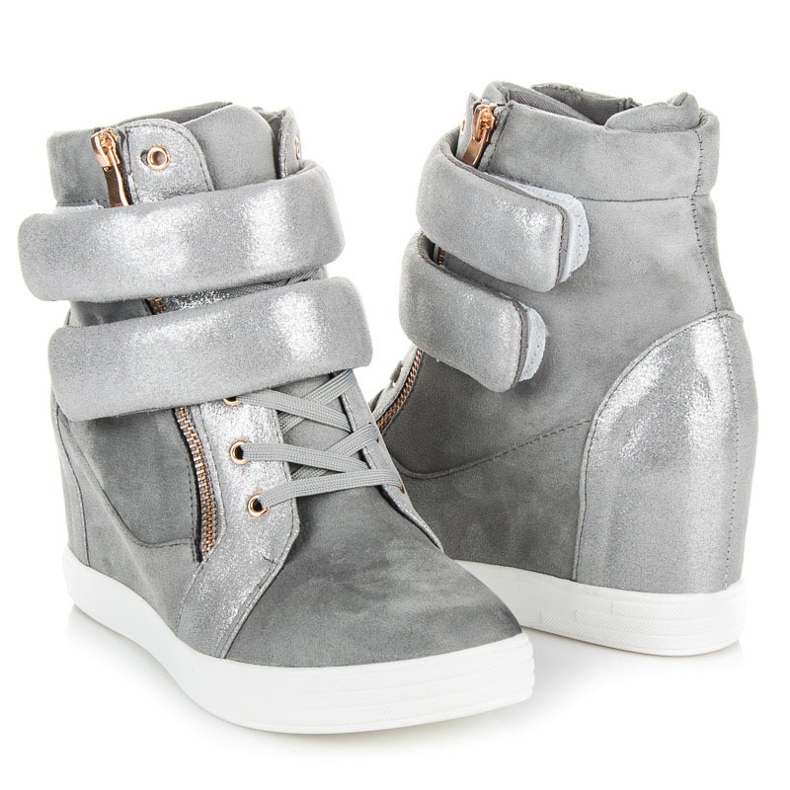 Modischer Sneaker mit Klettverschluss grau