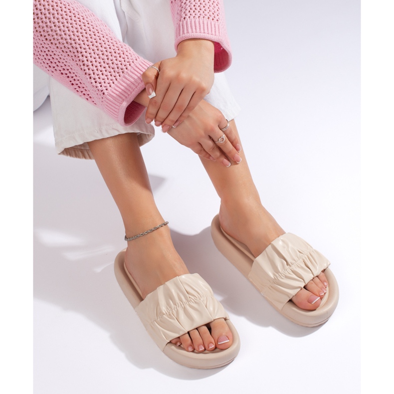 Hellbeige, gerüschte Damen-Flip-Flops