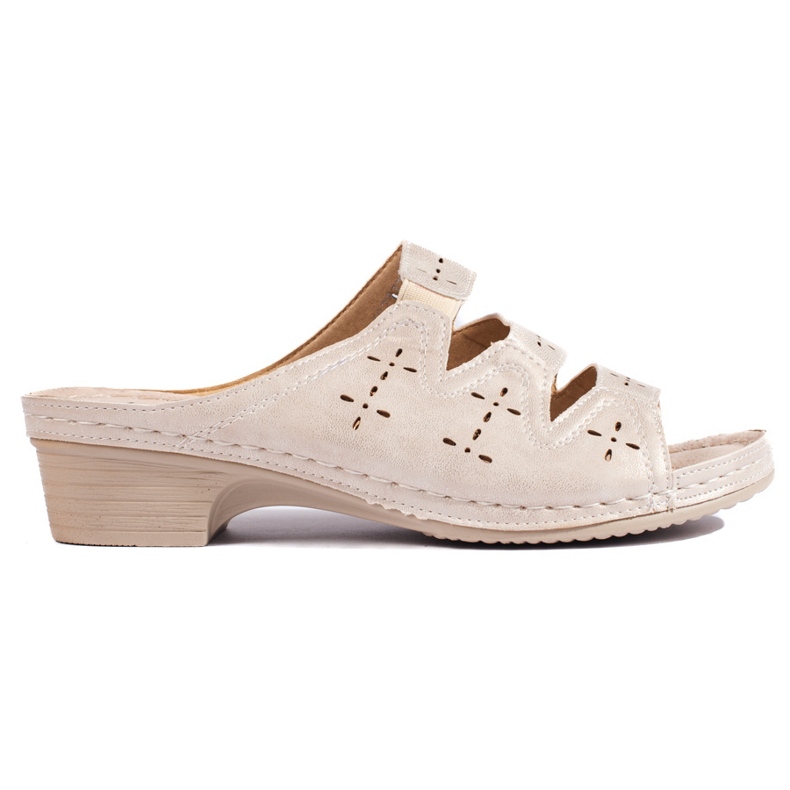Durchbrochene beige Keilpantoletten