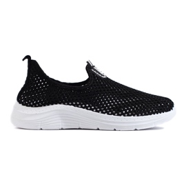 Durchbrochene schwarze Sportschuhe zum Hineinschlüpfen