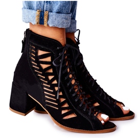 Durchbrochene Wildlederstiefel Maciejka 04040-01 Schwarz