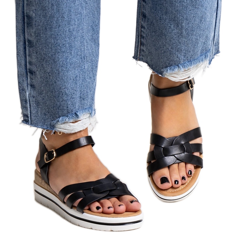 Schwarze Hikma-Sandalen mit niedrigem Keilabsatz