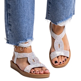 Silberne Sandalen, verziert mit Michalina-Zirkonen