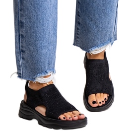 Plateausandalen aus schwarzem Stoff mit Delmare-Strasssteinen