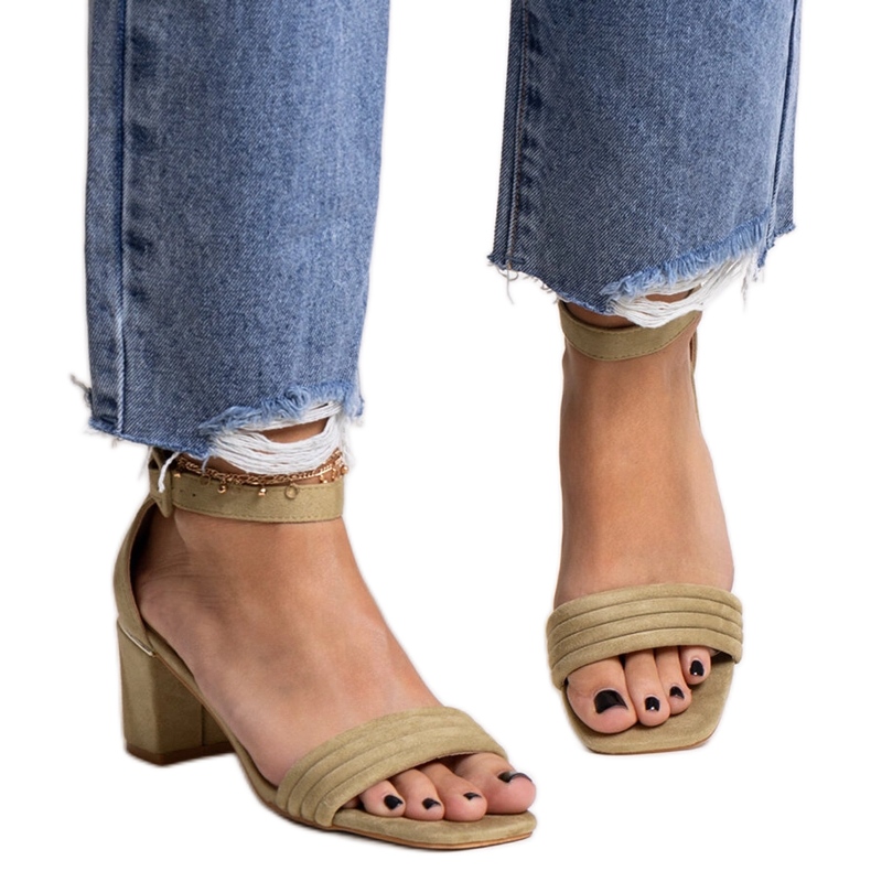 Johars grüne Sandalen mit niedrigem Absatz