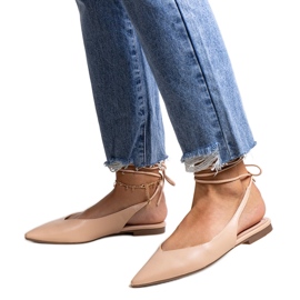 Beigefarbene Ballerinas mit Schnürung aus Batra-Öko-Leder