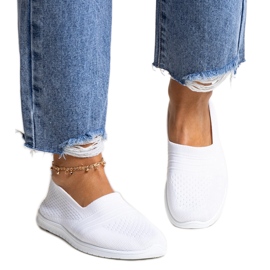 Weiße Slip-On-Sneaker von Shalha
