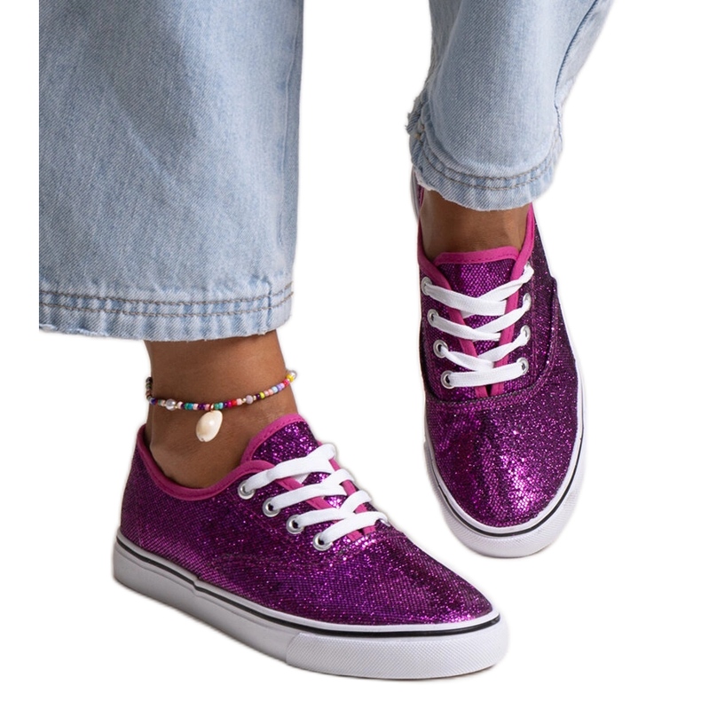 Rosa glänzende Turnschuhe von Merri