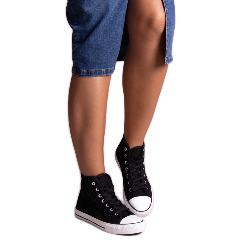 Bez marki Schwarze, hohe, durchbrochene Sneakers von Shima