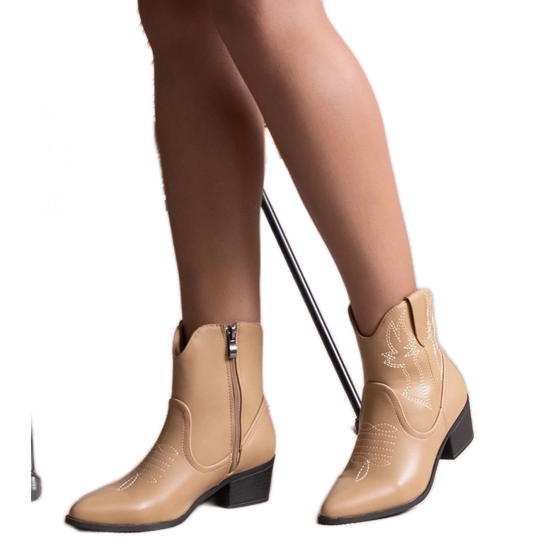 Beigefarbene Cowboystiefel von Madia