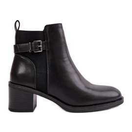 Isolierte Damenstiefel mit hohem Absatz und Schnalle in Schwarz von Nevillira