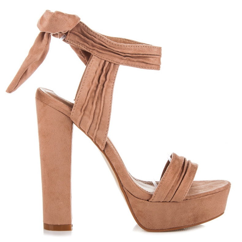 Comer Sandalen auf der Plattform mit Bindung braun