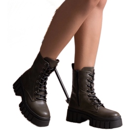 Grüne Wanderstiefel aus Kalinara-Öko-Leder