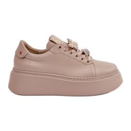 Damen-Ledersneaker auf der Plattform mit Dekorationen CheBello 4585 Beige