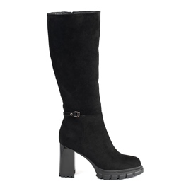 Klassische schwarze Wildlederstiefel mit hohen Absätzen