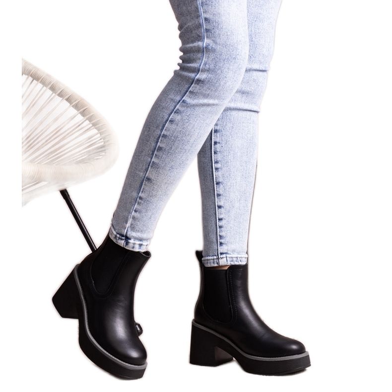 Schwarze Stiefeletten von Lidea