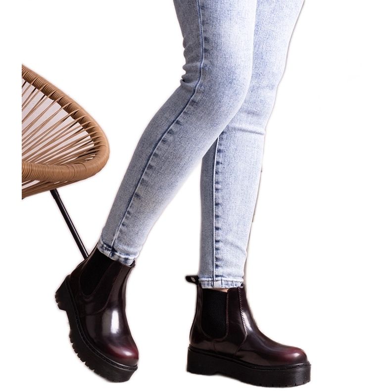 Burgunderrote Plateaustiefel von Lessaya